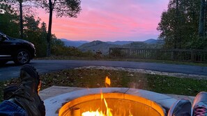 Property grounds - Mt Mitchell View Cabin (Hendersonville)