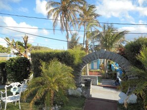 Property grounds - Blue Horizons Guest House - Studio # 11 (Warwick)