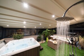 Bain à remous intérieur