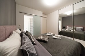 2 Schlafzimmer, Zimmersafe, Bügeleisen/Bügelbrett, WLAN