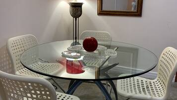 Signature Studio, Mountain View | Individually decorated, blackout drapes, iron/ironing board, free WiFi