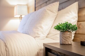 Apartment, 1 Queen Bed, Courtyard View - Stay Avenida Westshore (Tampa)