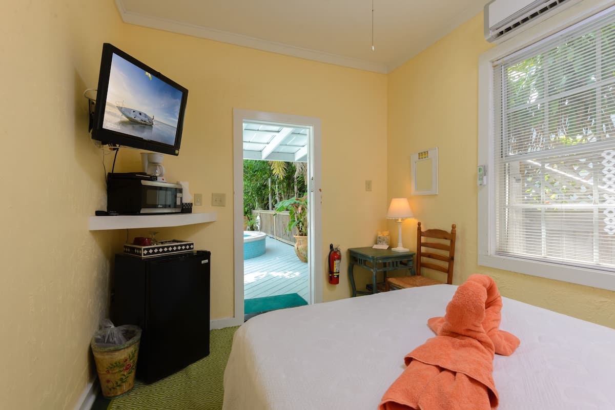 Queen Room Poolside