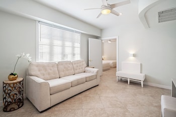 Suite, Multiple Beds, Mobility Accessible (Courtyard) | Egyptian cotton sheets, premium bedding, minibar, in-room safe at Cardozo Hotel South Beach