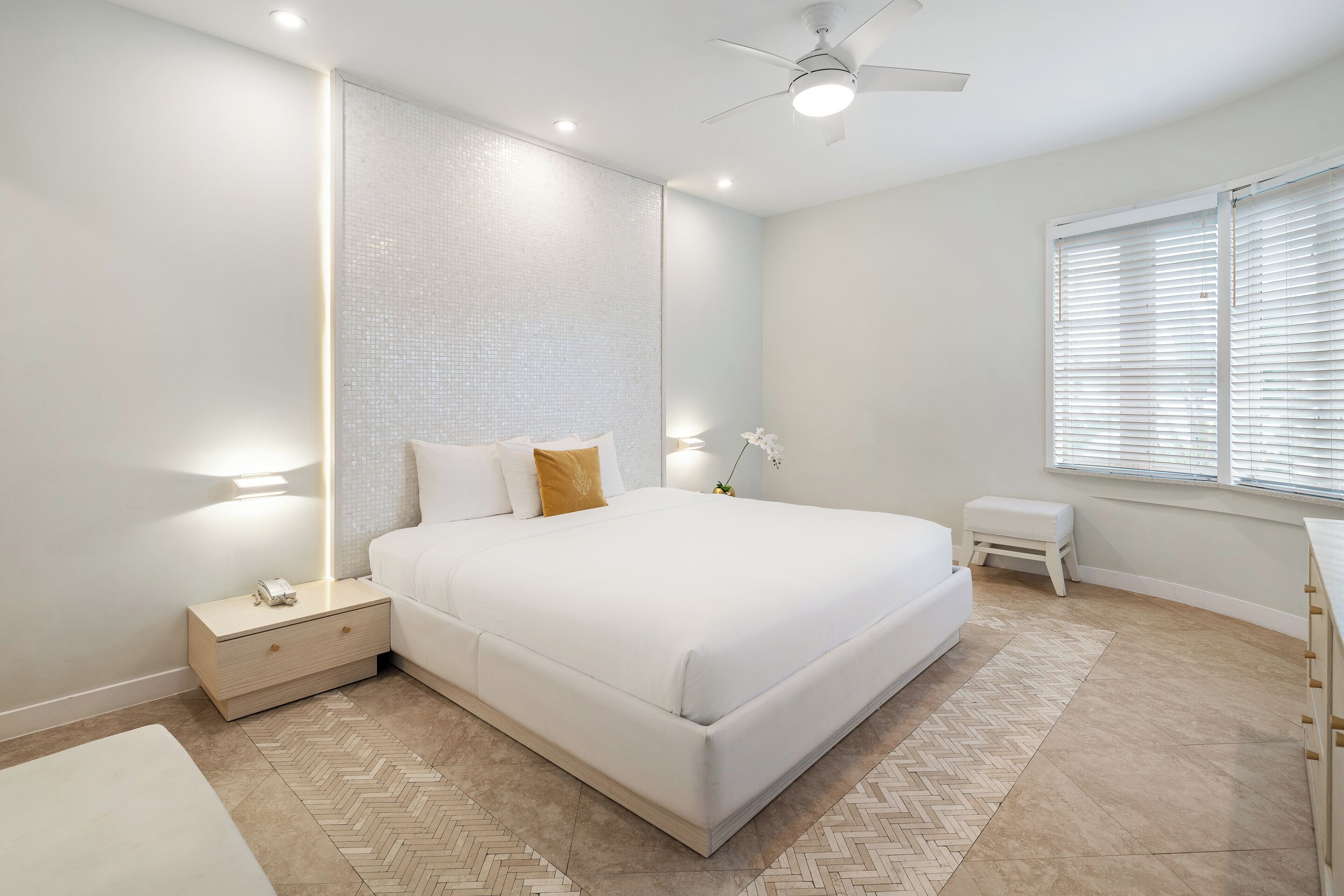 ห้องพัก, เตียงคิงไซส์ 1 เตียง (Cardozo) | ผ้าปูที่นอนฝ้ายอียิปต์, เครื  ่องนอนระดับพรีเมียม, มินิบาร์