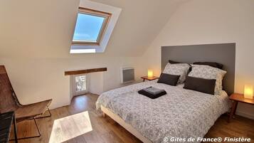 4 Schlafzimmer, Schreibtisch, Bügeleisen/Bügelbrett, Reisekinderbett
