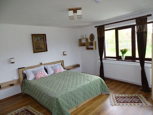 Gruiul Colunului Small house