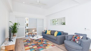 Smart TV, Netflix, streaming services