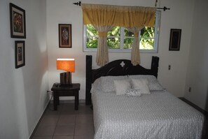 Deluxe Room, 1 Queen Bed, Non Smoking, Hill View - Apart Hotel Valle Verde (San Salvador)