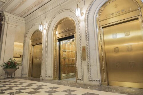 Bridgestreet at the Leader Building