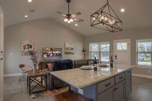 Lone Star Cabin No. 3 - Texas Hill Country - Uusi!