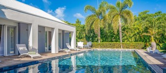 Villa Morgan, modern, heated pool and close to amenities