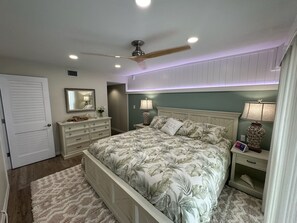 2 bedrooms, WiFi, bed sheets, wheelchair access - Direct Gulf View, Beach Condo on Manasota Key, FL (Englewood)