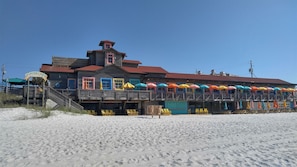 Exterior - Serene #202 - Cozy & Comfortable 5-minute walk to the BEACH (Destin)