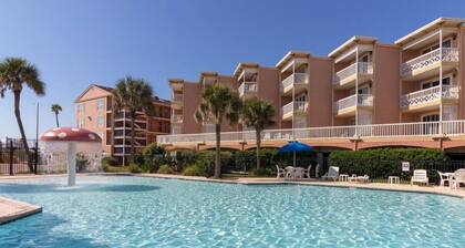 Seaside Dreams Top Floor Beach Condo on the Seawall