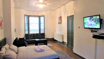 Elite Double or Twin Room, 1 King Bed with Sofa bed | Egyptian cotton sheets, premium bedding, soundproofing