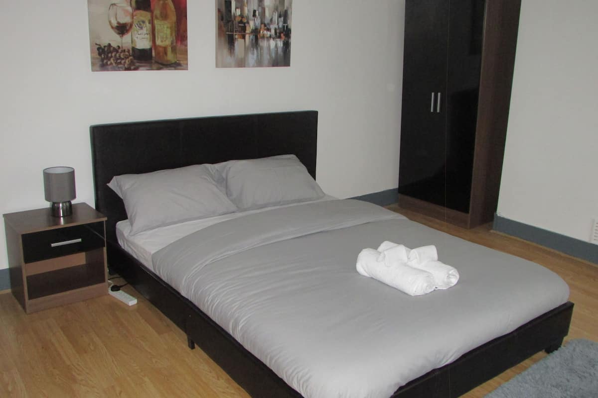 Habitación doble Confort, 1 cama King size | Sábanas de algodón egipcio y ropa de cama de alta calidad