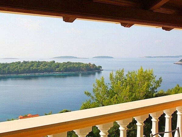 Property grounds - Apartments Snježana, (14604), Karbuni (Blato), hr (Blato)