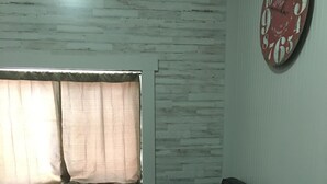 小屋, 2 张大床 | 起居区 | 平板电视