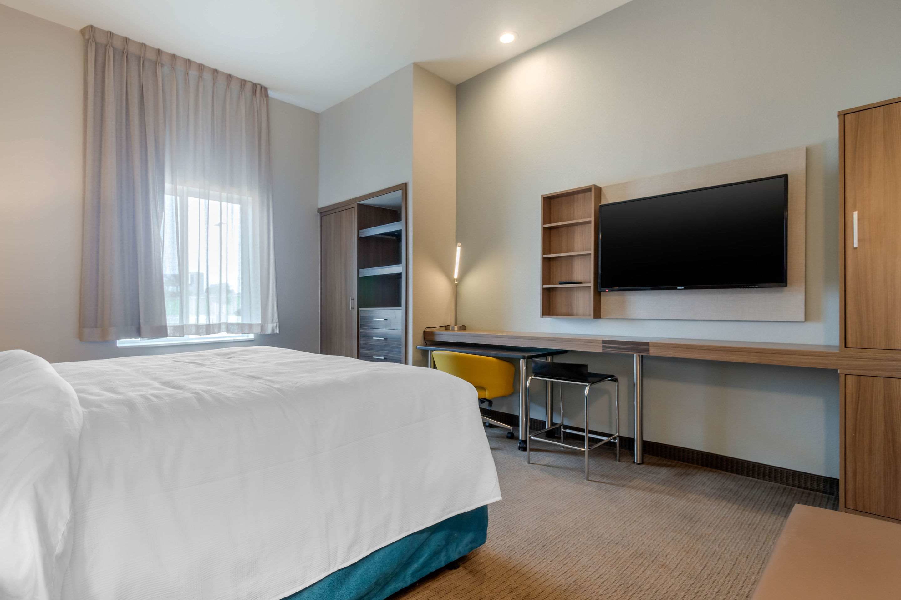 room, 1 king bed, accessible, non smoking (efficiency) | pillow-top beds, desk, iron/ironing board, free wifi