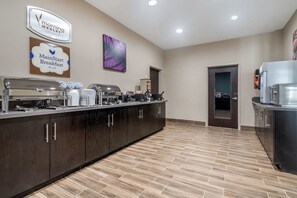 Free daily full breakfast  - MainStay Suites Bricktown - near Medical Center (Oklahoma City)