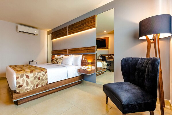 Memory-foam beds, in-room safe, desk, laptop workspace - Sleep Inn Villahermosa (Villahermosa)
