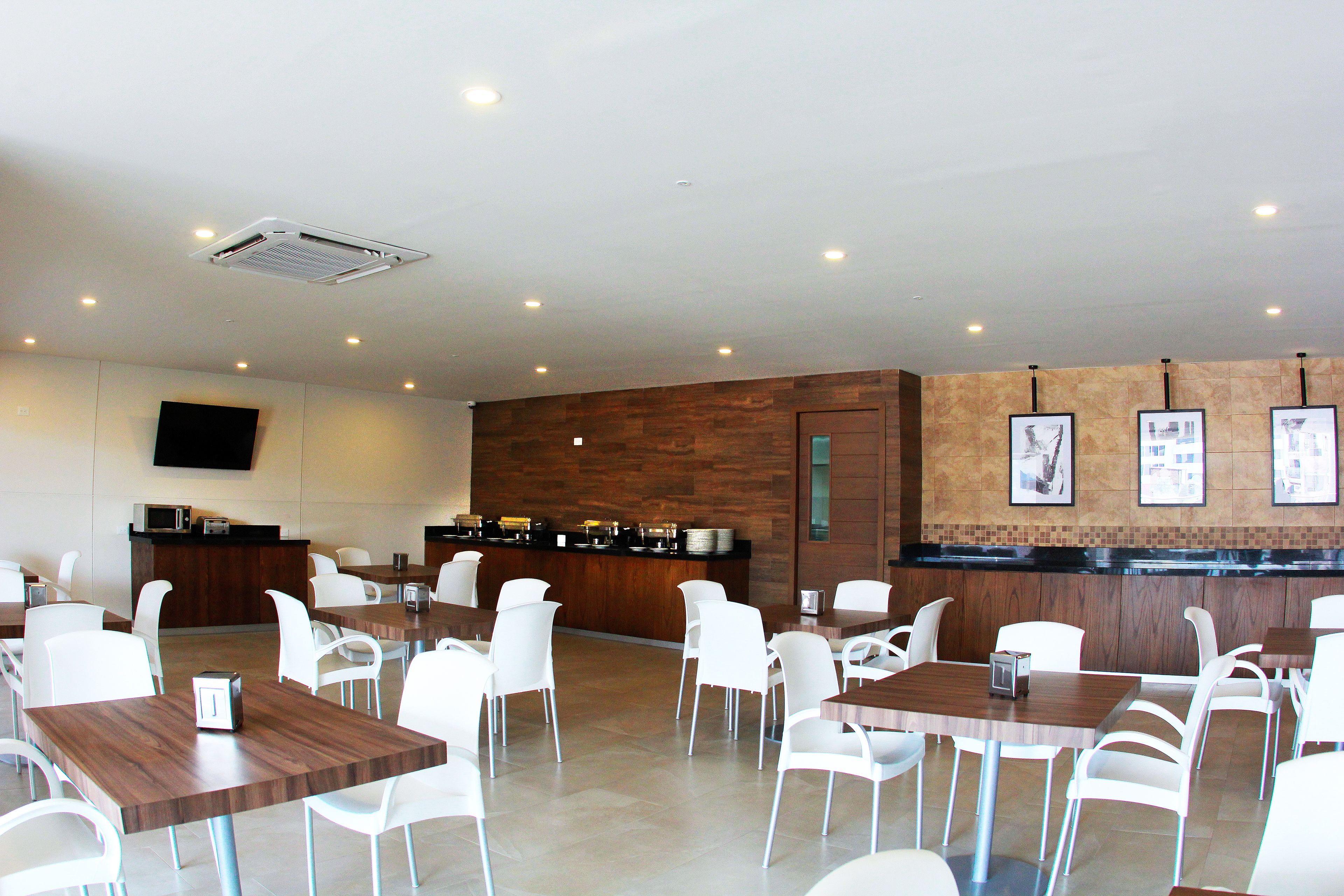 Free daily full breakfast