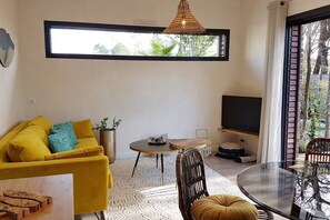 Télévision, lecteur de DVD, chaîne hi-fi