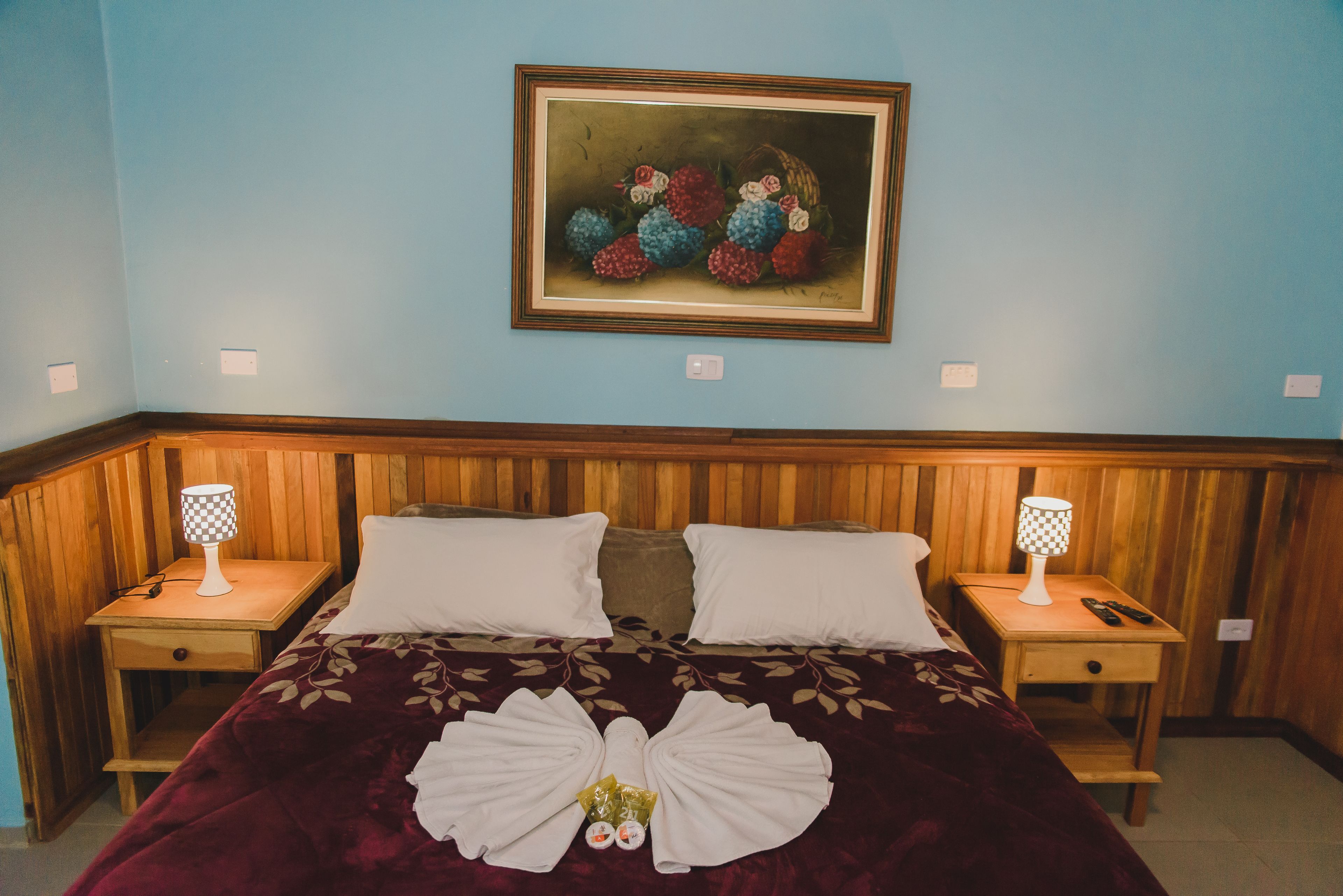 C6 Suite cama queen size e vista piscina | Minibar, laptop workspace, iron/ironing board, free WiFi