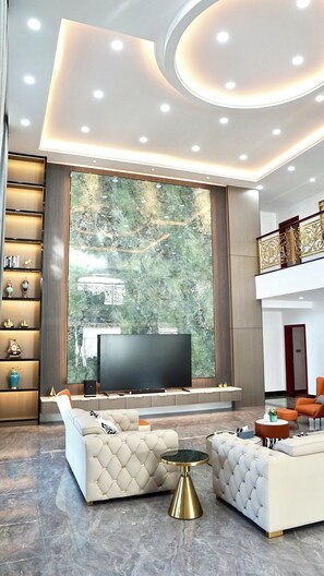 Huvila, useita makuuhuoneita (67/7 Riverfront) | Oleskelualue | Älytelevisio, Netflix, suoratoistopalvelut