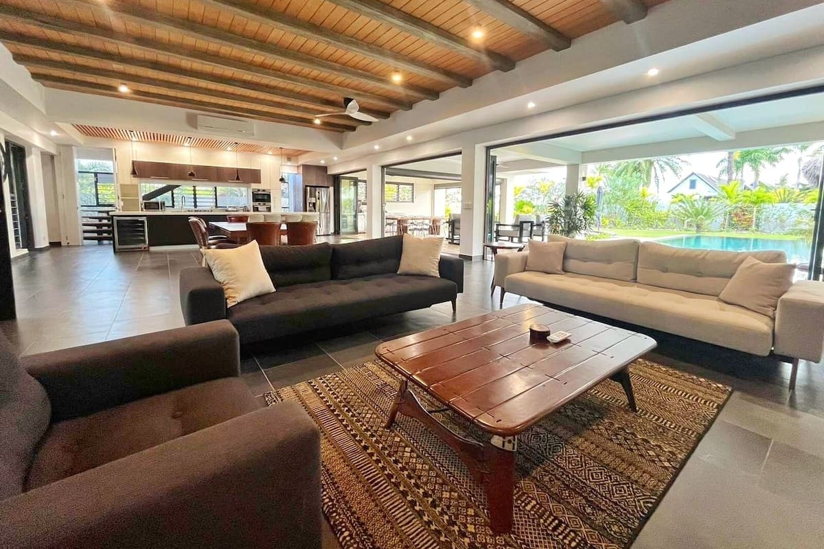 Villa 101/5 - 5 Bedroom Garden View Villa | Living area | Smart TV, Netflix, streaming services