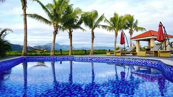 4 bedrooms, free minibar items, individually decorated