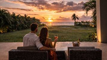 Villa | Minibar (con algunos artículos gratuitos) y decoración individual