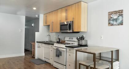 Hermoso y moderno condominio en el centro con todas las comodidades.