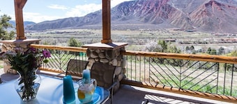 PANORAMIC VIEWS - Minutes from Downtown discounted
