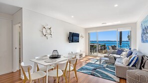 Dining - Penthouse apartment with views (Shoal Bay)
