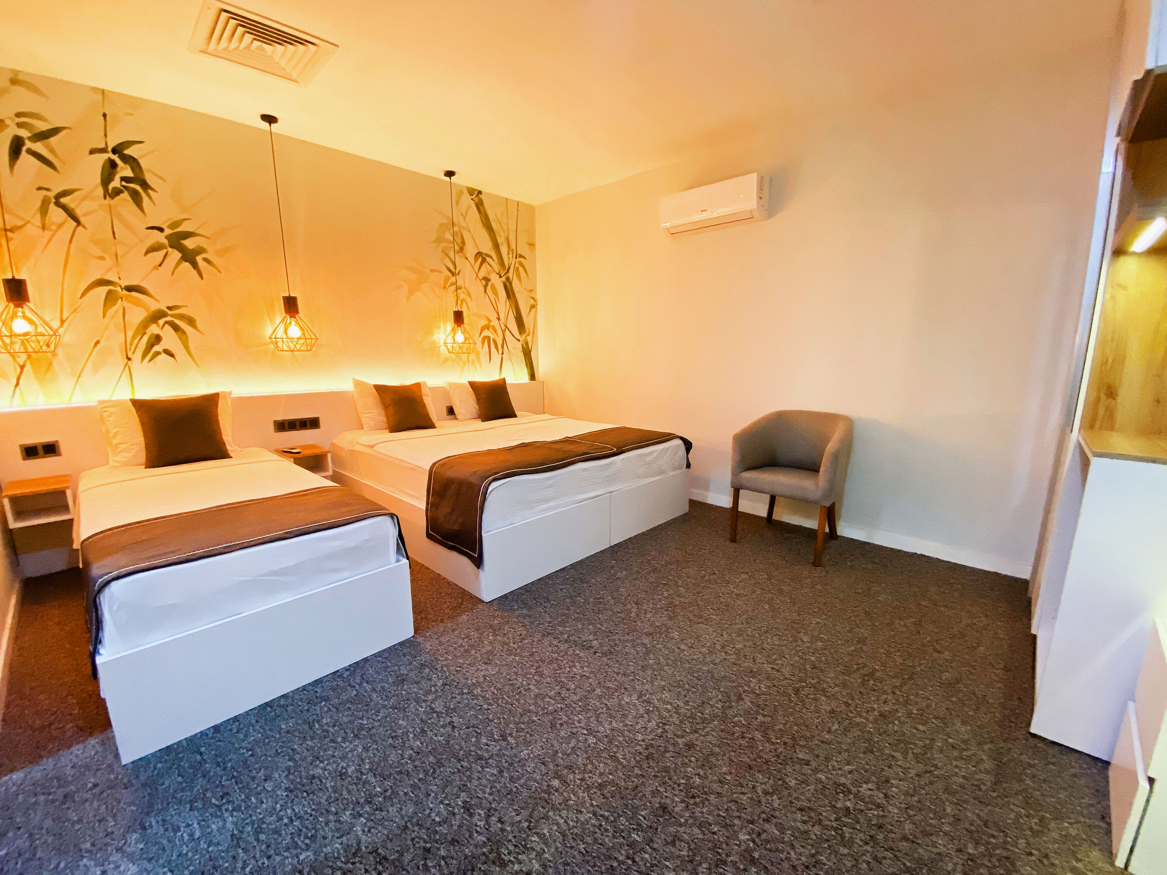 economy room, no windows, basement | 1 bedroom, premium bedding, minibar, individually decorated