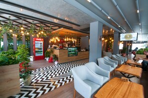Lobby lounge - Luis Otel (Izmir)