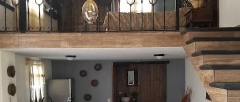 المنشأة من الداخل