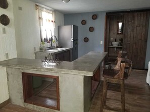 Blender, moulin à café, serviettes en papier