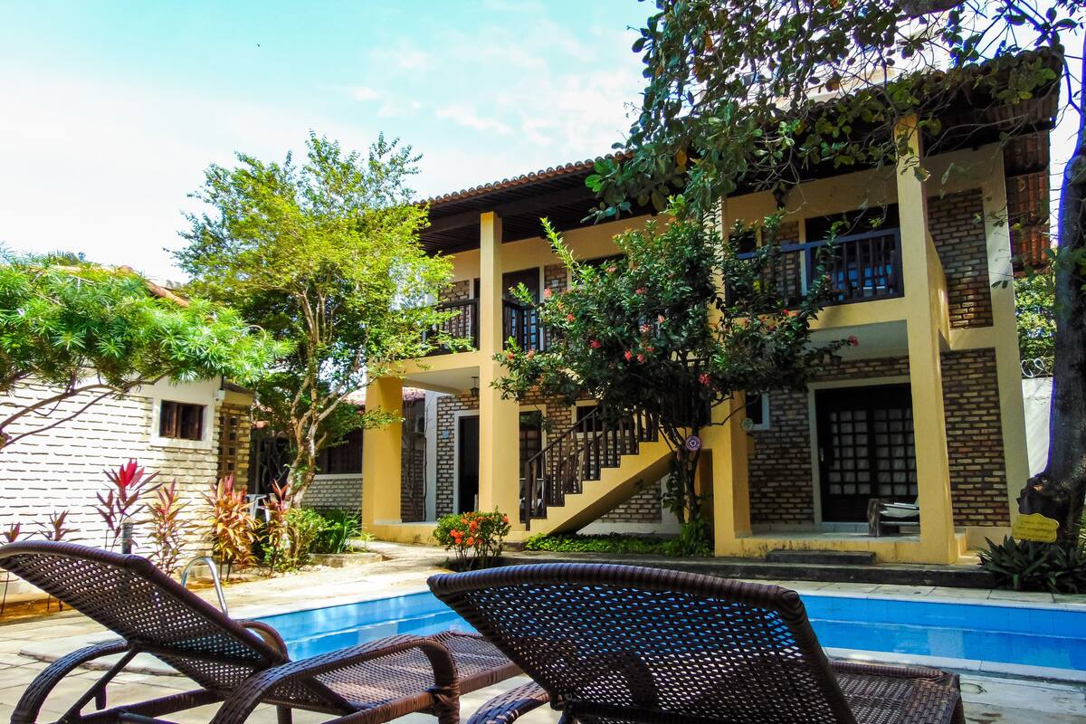 Chalet, 2 lits une place, en bord de piscine | Détail de l’intérieur