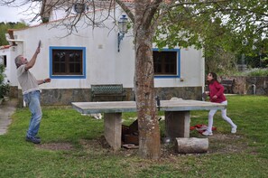Outdoor dining - Quinta da Tosca, Rogil, Aljezur, Former farm with apartments for 2-14 pers (Rogil / Aljezur)