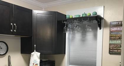 Completamente amueblado de 2 camas de un solo nivel - Ivy Branch Cottage