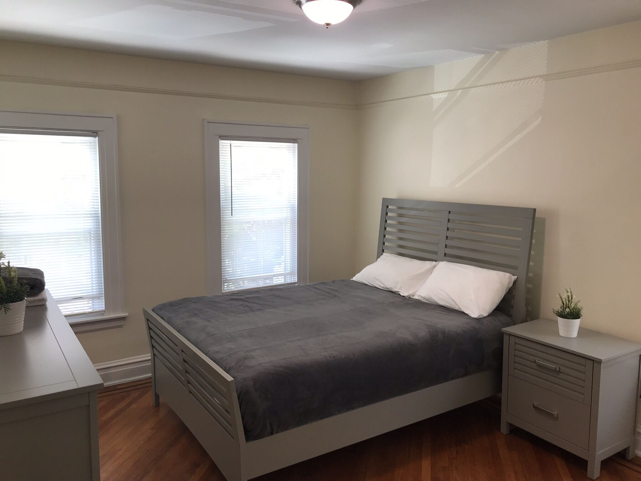 1 bedroom, memory foam beds, iron/ironing board, free WiFi