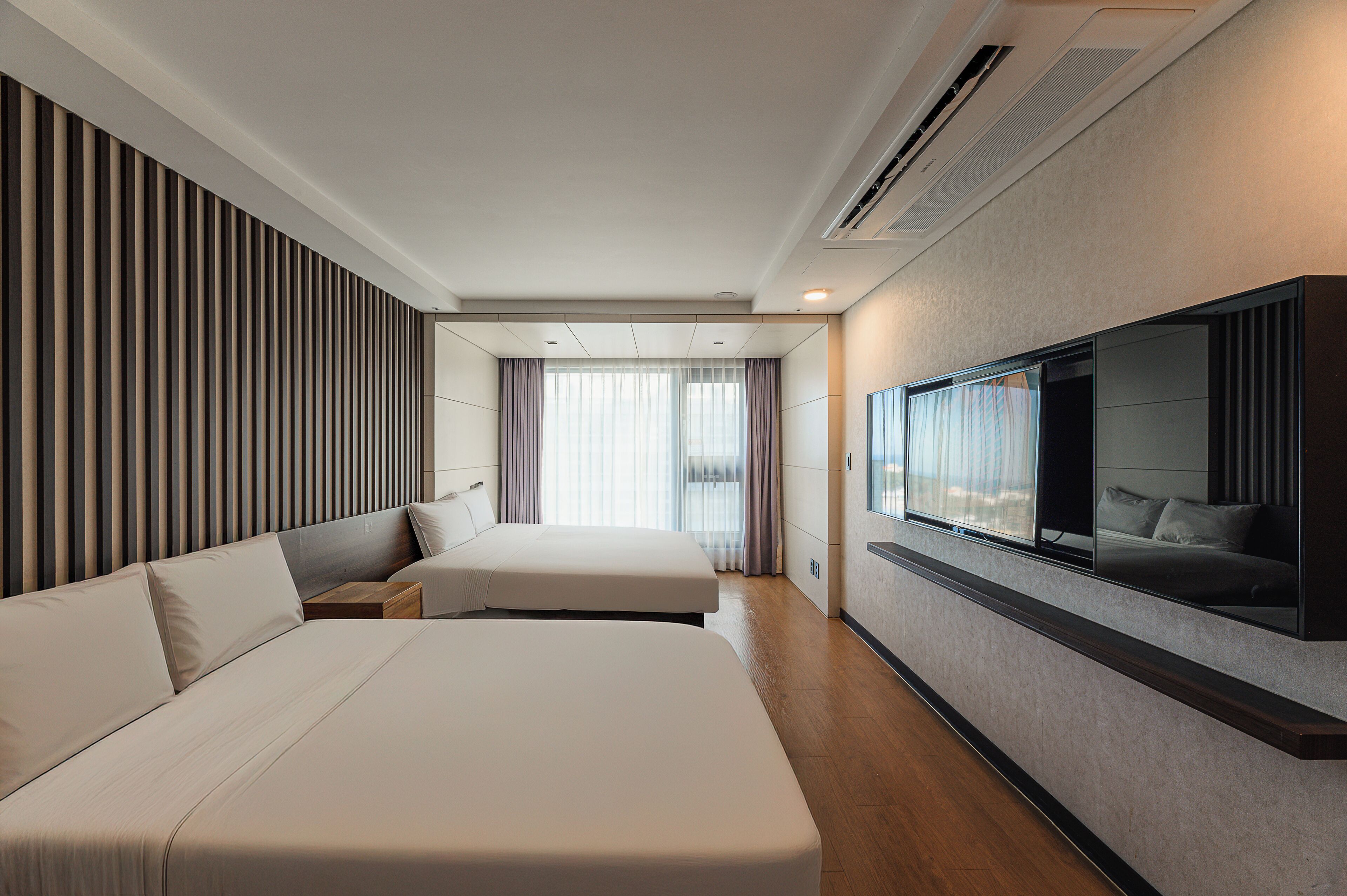 Family Twin Room (for 4 people) | Individually furnished, blackout drapes, free WiFi