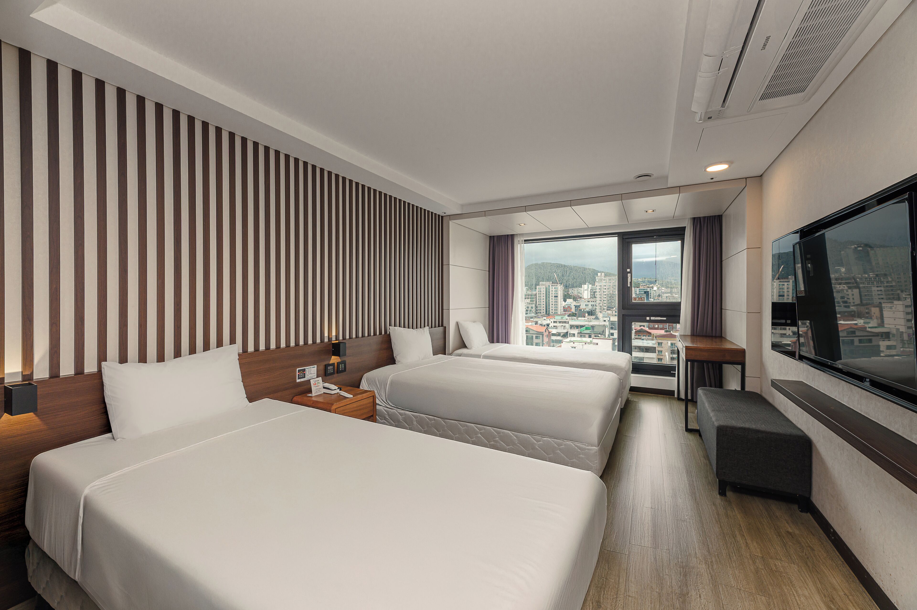 Muebles diferentes, cortinas blackout y wifi gratis 