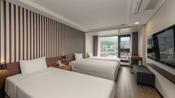 Muebles diferentes, cortinas blackout y wifi gratis