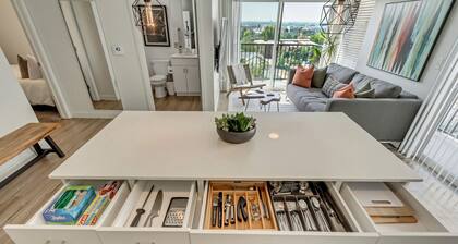 LCF - Downtown SLC - Penthouse - Queen + Daybed - Views - Gym/Hot Tub - Garage
