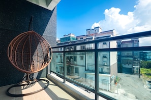 Superior Quadruple Room, Multiple Beds, Lanai, Courtyard View | Desk, free WiFi