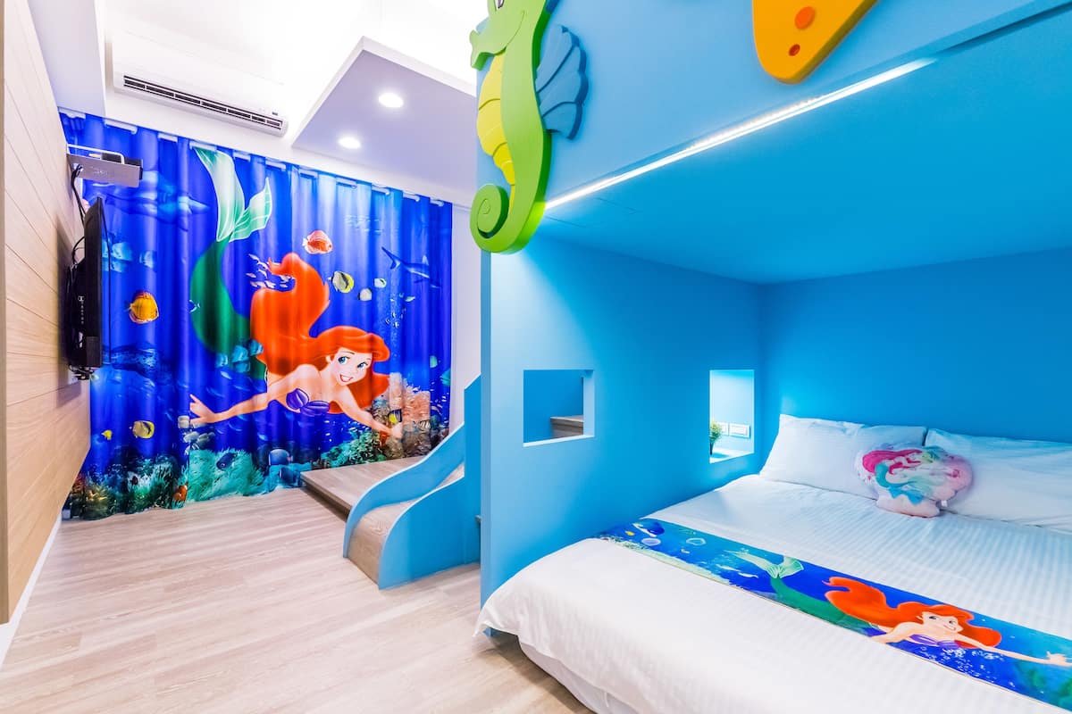 Quadruple Room, 2 Double Beds, Balcony | Desk, free WiFi